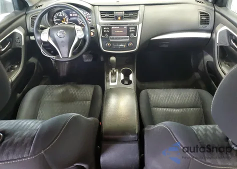 2017 Nissan Altima 2.5 z USA, uszkodzony, nr VIN 1N4AL3AP0HN366103